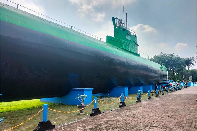 Private Day Tour Surabaya Historiculture
