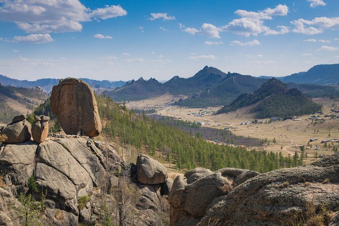 Private Day Tour: Terelj National Park and Genghis Khan Statue