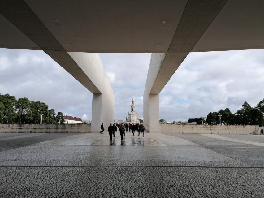 Private Full Day Tour - Fátima, Batalha, Nazaré and Óbidos