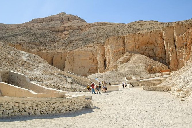 Private Full-Day Tour of the East & West Banks From Luxor With King Tuts Tomb