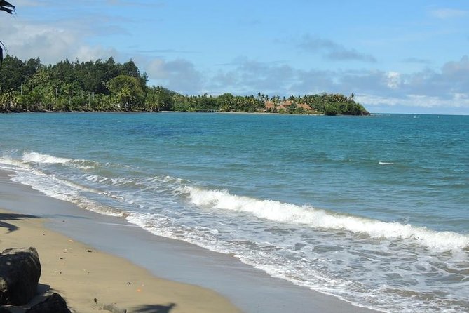 Private Guided Tour to Natadola Beach With Stop At Historical Momi WWII Gun Site