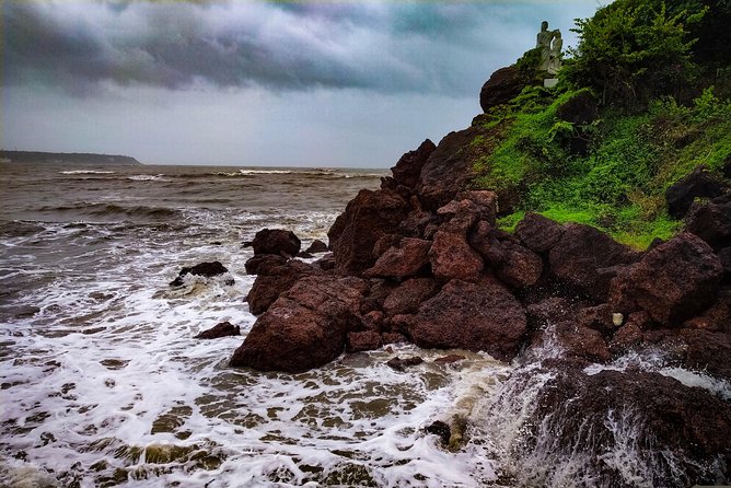 Private Portuguese Heritage Tour: Se Cathedral, Basilica of Bom Jesus and Dona Paula Beach in Goa - Tour Overview and Details