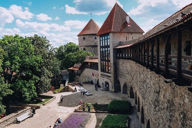 Private Self-Guided Audio Walking Tour in Tallinn Old Town - Inclusions and Requirements