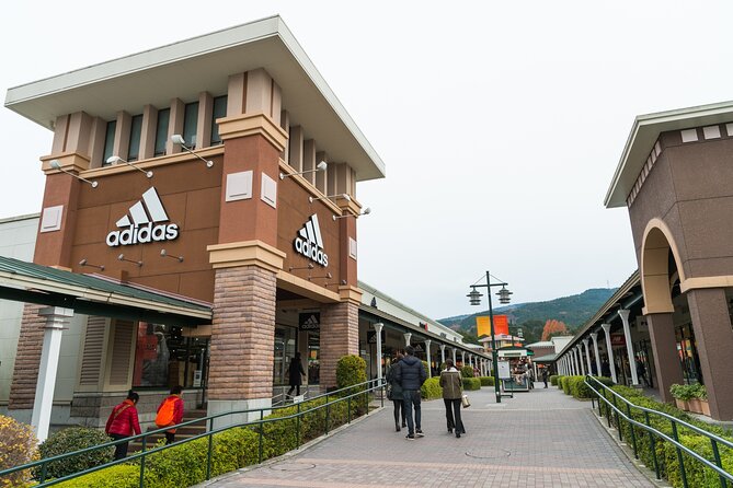 Private Shopping Tour From Hakone to Gotemba Premium Outlets
