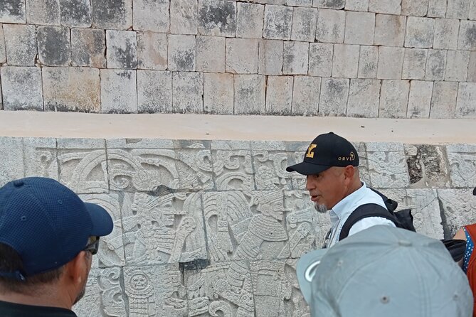 Private Tour in Chichen Itza Official History Guide