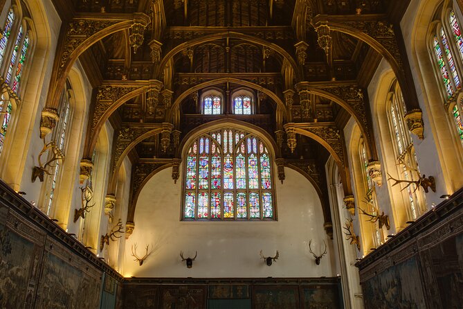 Private Tour of Hampton Court Palace With Award-Winning Architectural Historian - Tour Overview and Guide Expertise