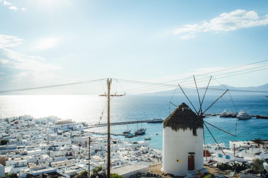 Private Transfer: Airport to Mykonos Old Port With Mini Van
