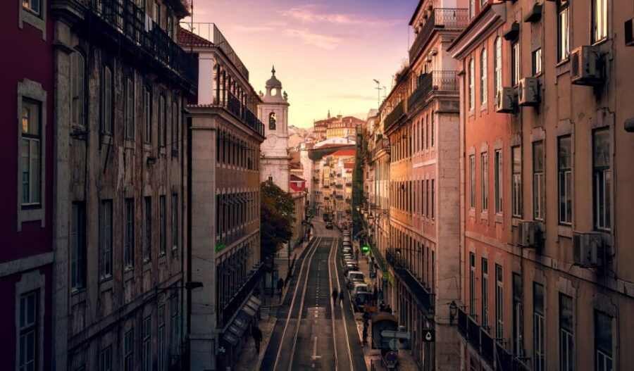 Private Transfer From Lisbon to Oporto With Stop in Fatima