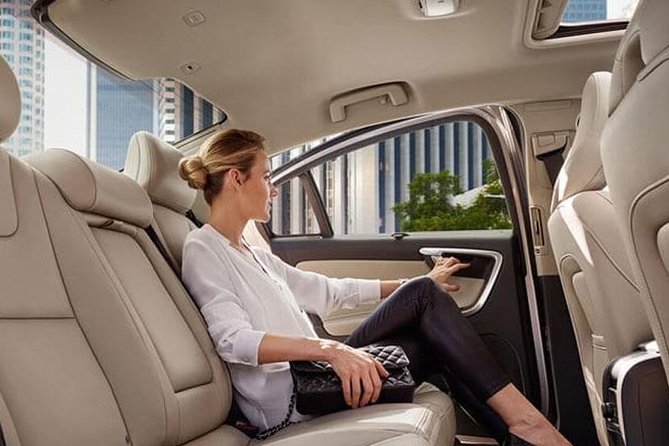 Private Transfer:- Toronto Pearson Airport to Waterloo Black Car Service