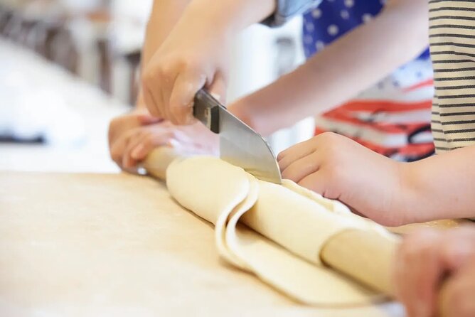 Private Umami Udon Making and Discover Dashi Secrets in Tokyo
