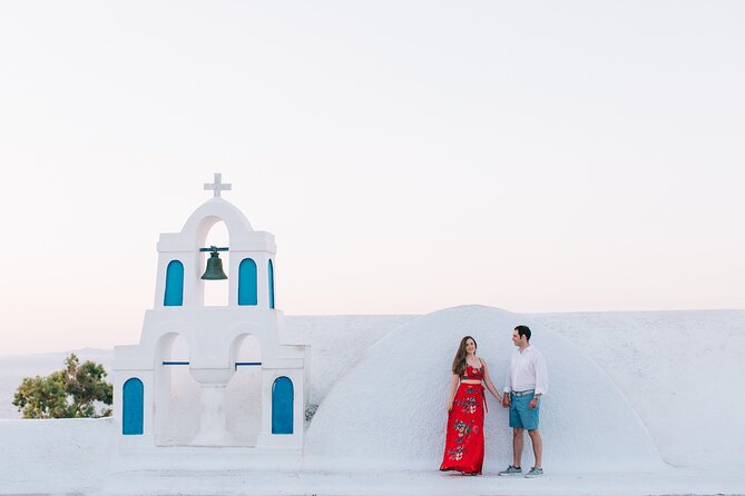 Private Vacation Photography Session With Local Photographer in Santorini