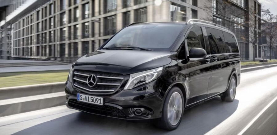Private Van Transfer From Salzburg to Hallstatt One Way 1h
