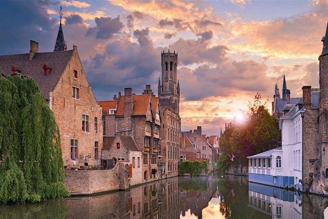 PRIVE Bruges Tour With a Local Friend