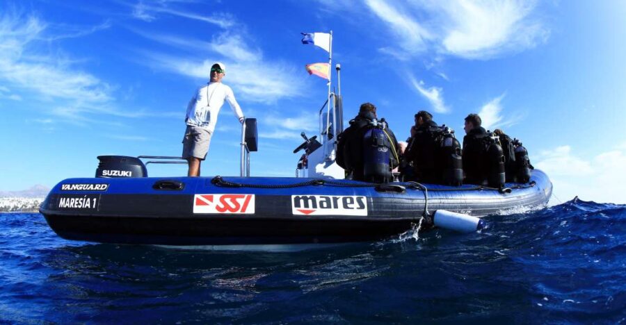 Puerto Del Carmen: Guided Scuba Dive (Certified Only)
