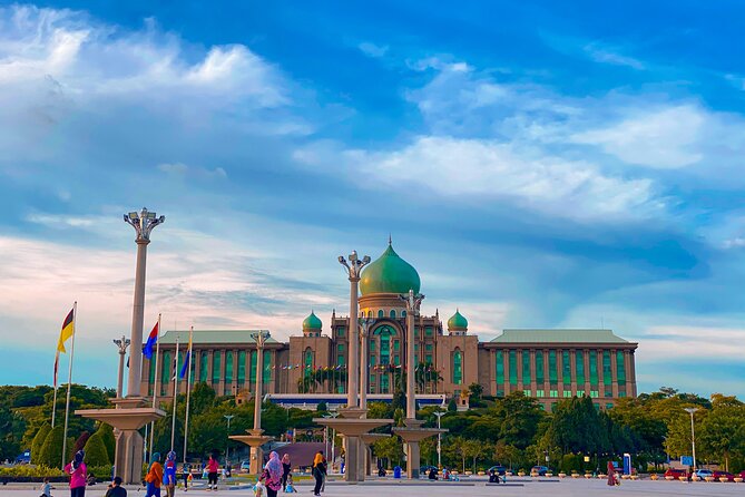 Putrajaya and River Cruise Tour (Sic Tour) Child Below 3yrs NOT Allowed