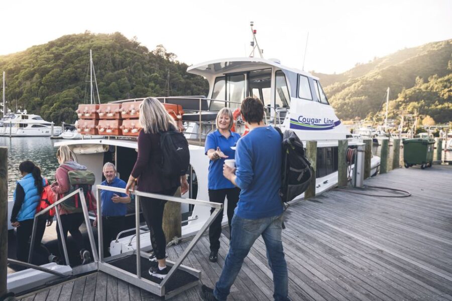 Queen Charlotte Sound: Scenic Cruise & Lunch