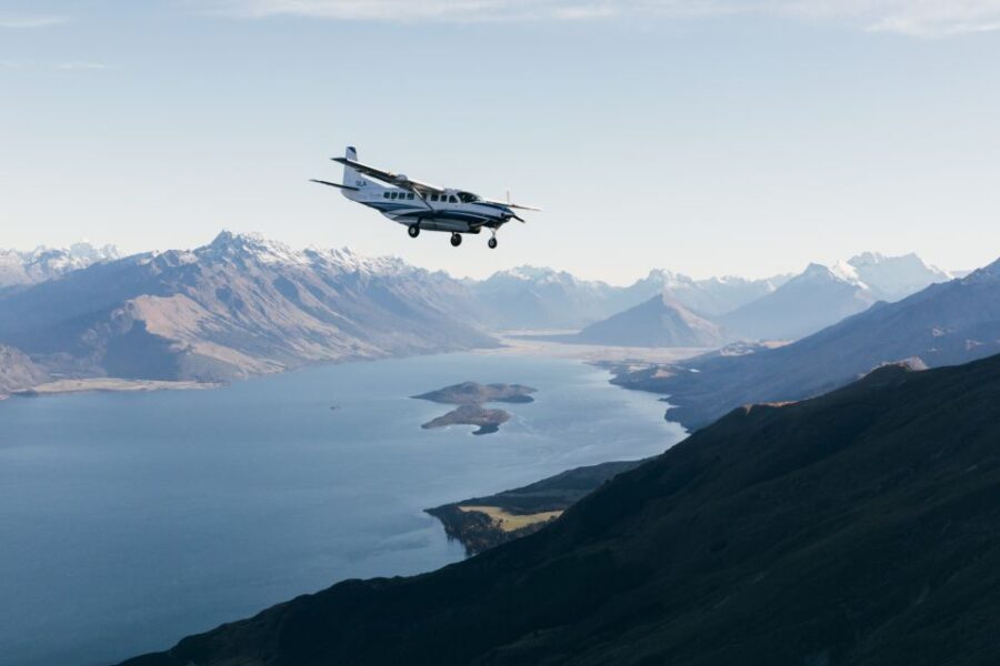 Queenstown: Milford Sound Flight and Cruise