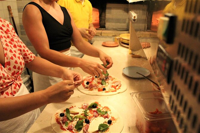 Quick Pizza Making Class in Pizzeria in Napoli Old Town - Location and Meeting Point
