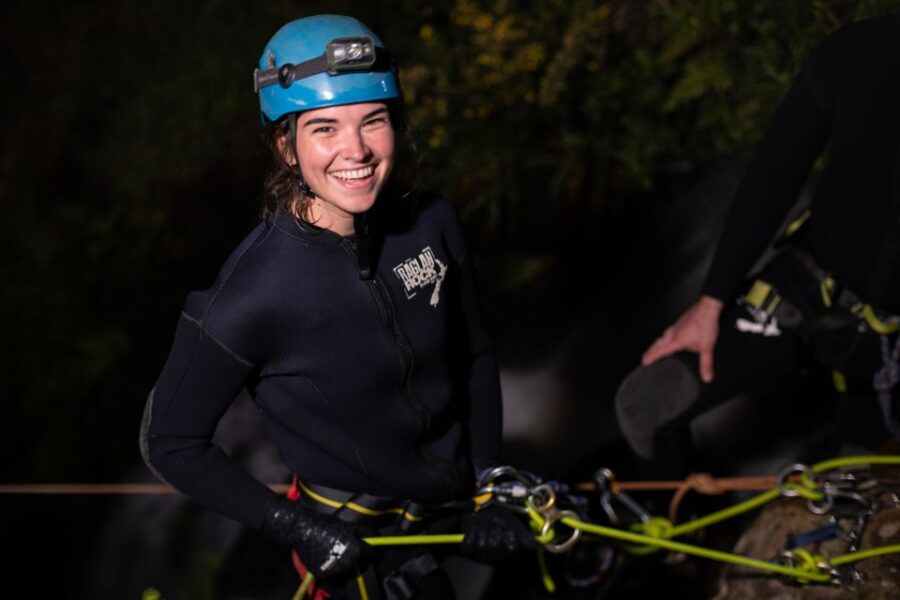 Raglan: Sunset Canyoning Tour and Glowworm Experience