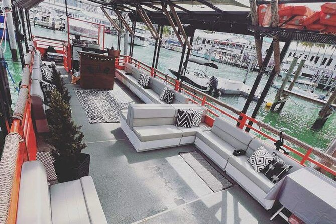 Rent a Day Party Club Boat in Miami on the Champagne Showers!!