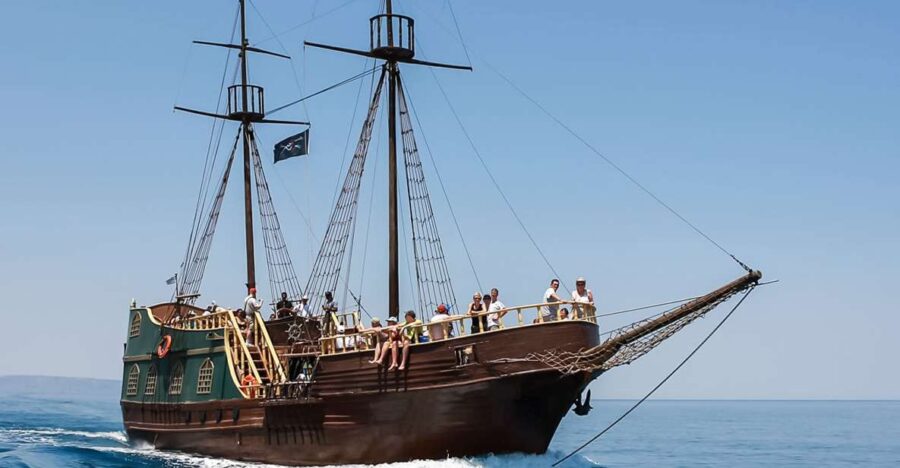 Rethymno: Sunset Cruise on a Wooden Pirate Boat
