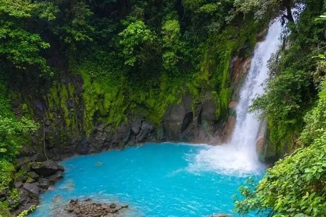 RIO CELESTE COMBO : River Tubing+National Park+Animal Sanctuary