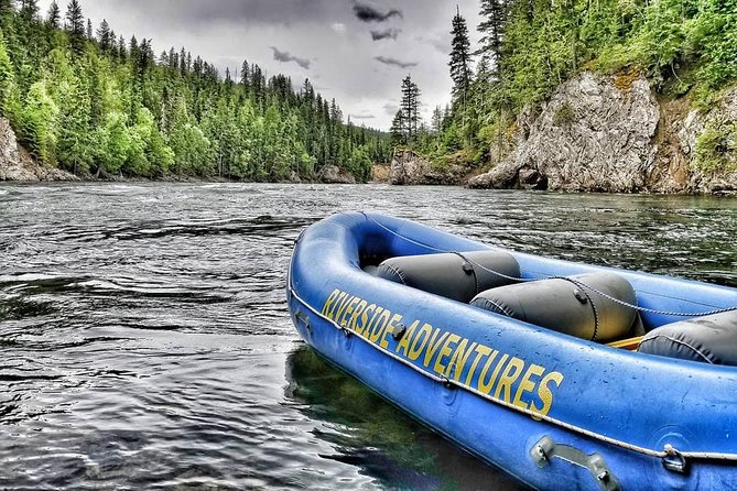 Riverside Rafting on Clearwater River in Wells Gray Park