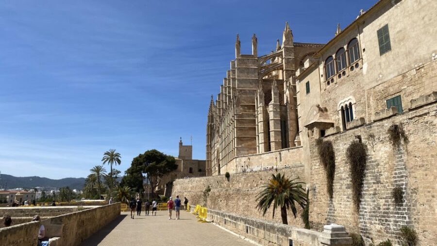 Romantic Palma De Mallorca Exploration Game: a Lover’S Tale