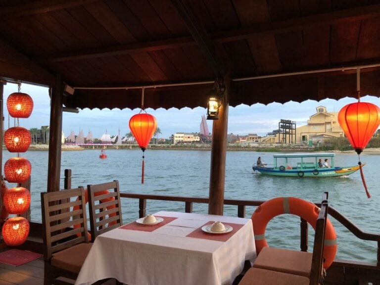 Romantic Sunset Dinner Cruise in Hoi An