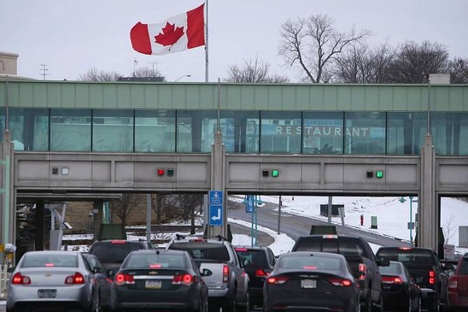 Round Trip: Private Transfer Between Buffalo Airport and Niagara Falls Canada