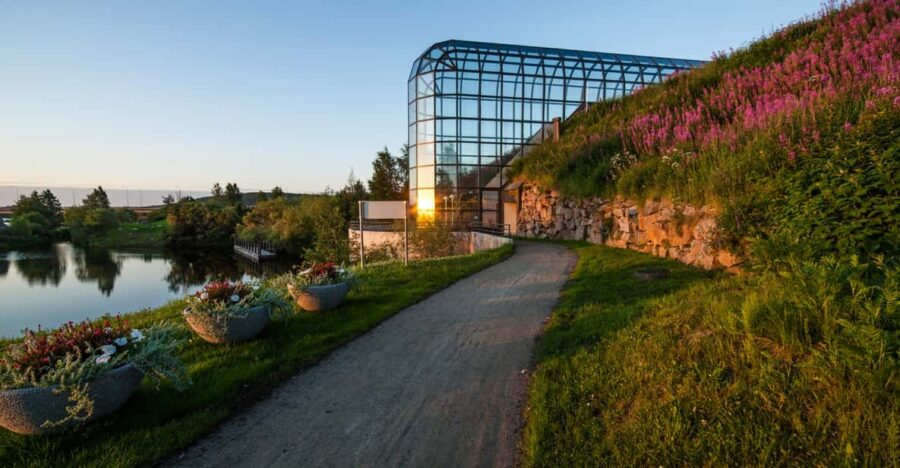 Rovaniemi: Best of and Hidden Gems Summer-Autumn Tour