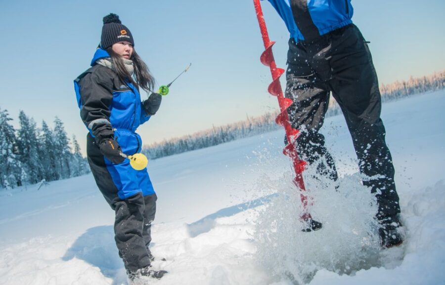 Rovaniemi: Guided Ice Fishing Experience