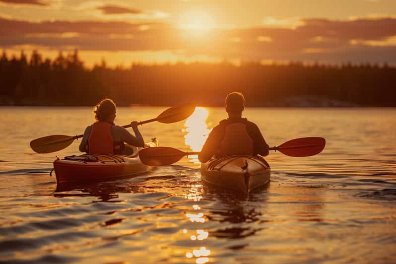 Rovaniemi: Midnight Sun Canoeing Tour & Barbeque