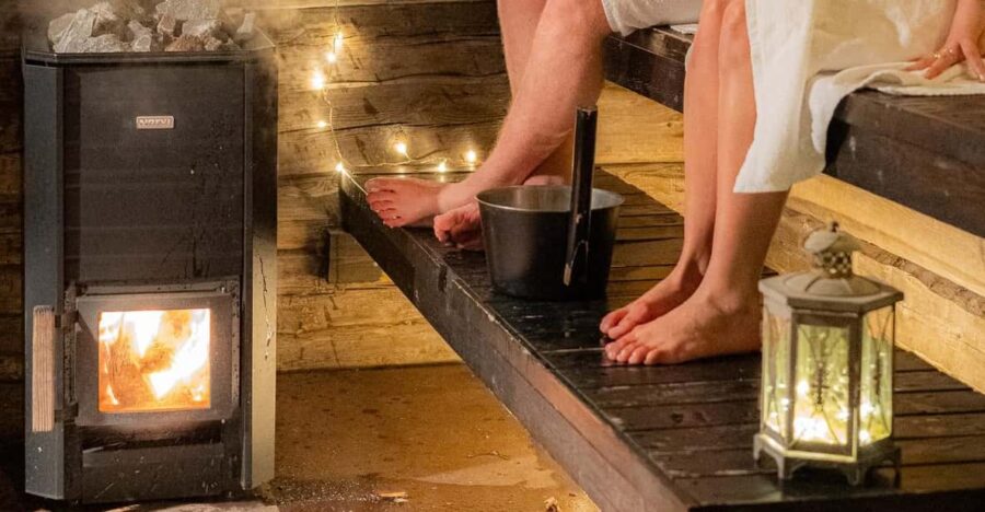 Rovaniemi: Private Sauna and Ice Swimming Tour With Snacks