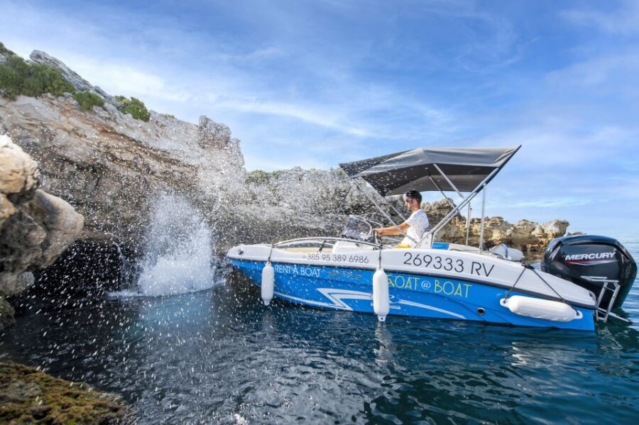 Rovinj: Rovinj Archipelago and South Coves Speedboat Tour