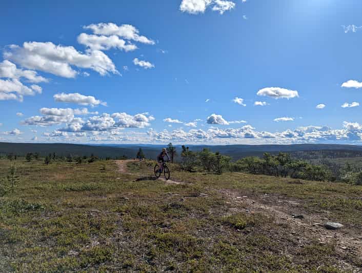 Saariselkä: Flow Trails and Rock Gardens Mountain Bike Tour
