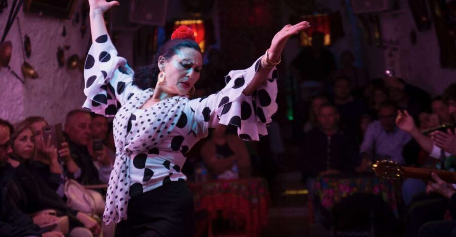 Sacromonte: Flamenco Show at Cuevas Los Tarantos Tickets