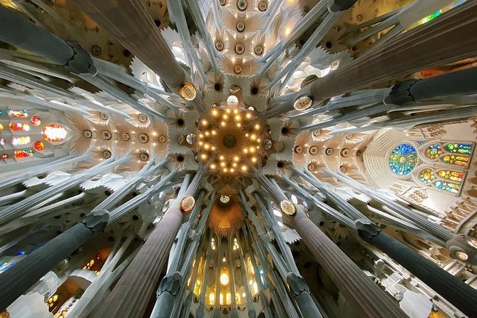 Sagrada Familia Private Tour With Expert Guide - Guide Quality and Experience