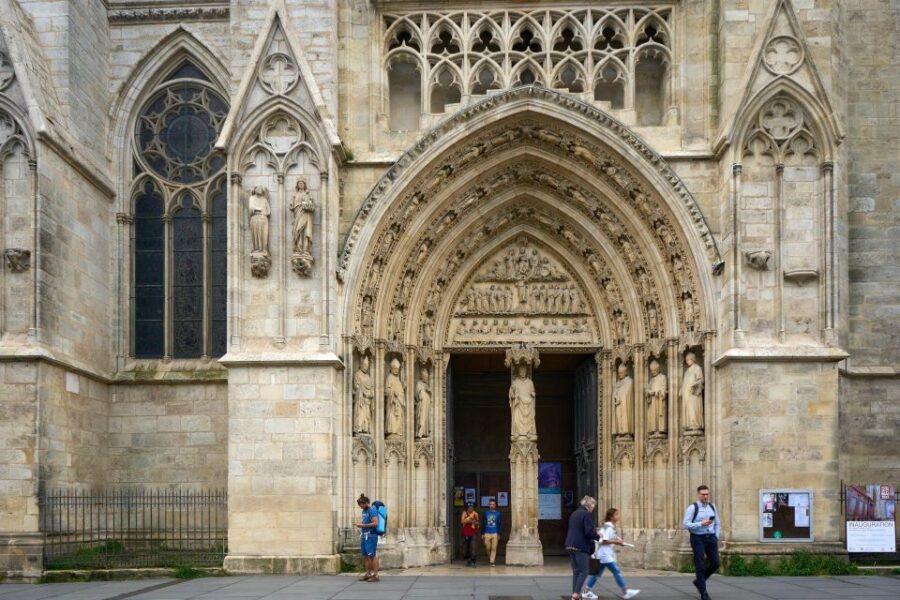 Saint-André Cathedral of Bordeaux: The Digital Audio Guide - Activity Details