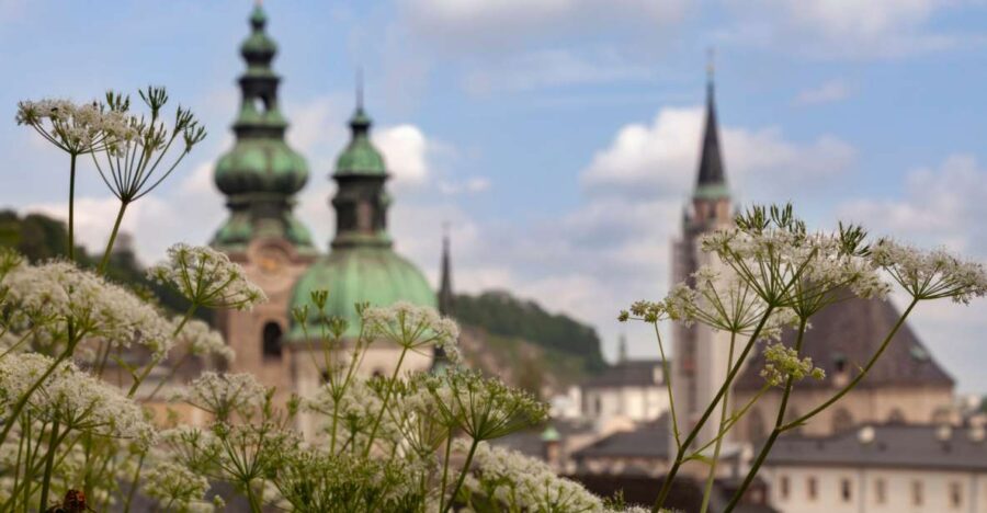 Salzburg: City Exploration Game and Tour - Mirabell Palace: Riddles and Revelations