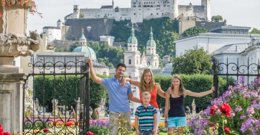 Salzburg: Scavenger Hunt for Families (Self-Guided Citywalk)