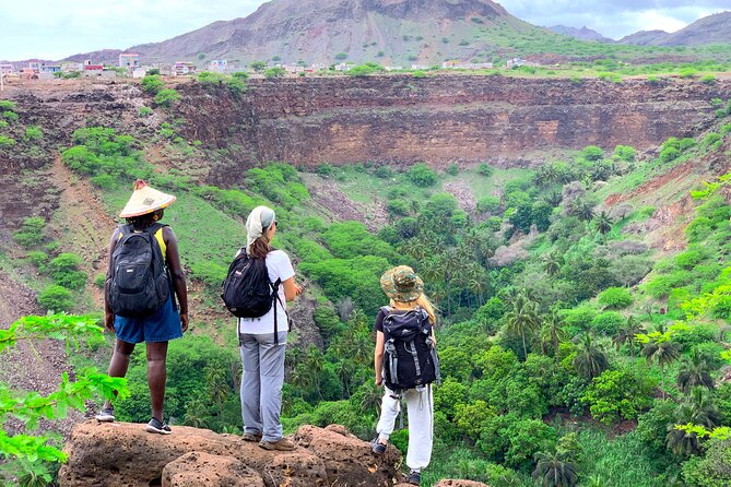 Santiago Island: 4-Hour Calabaceira Valley Hike & Guided Tour to Cidade Velha