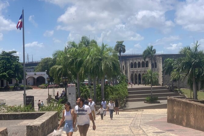 Santo Domingo Guided: Eco-Friendly Adventure on Electric Scooters - Meeting and Pickup