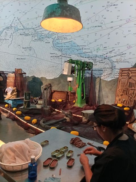 Santoña: Anchovy Art Gallery With Fishing Port and Market