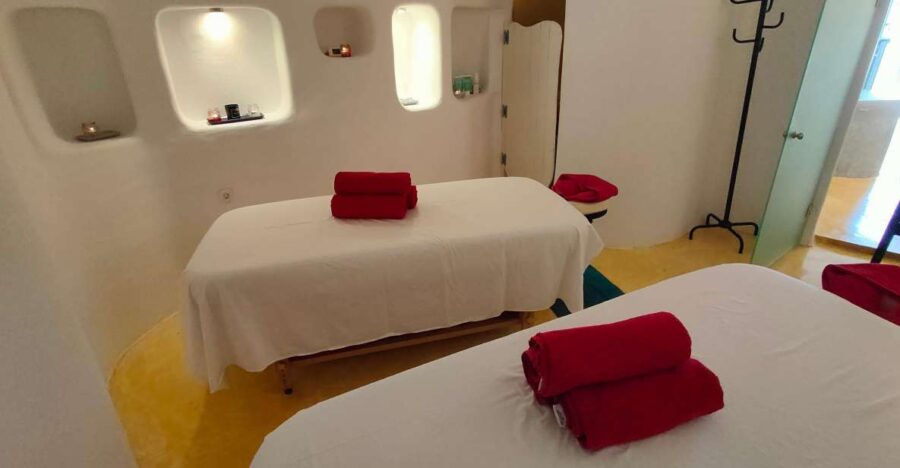 Santorini: Aromatherapy Couples Massage