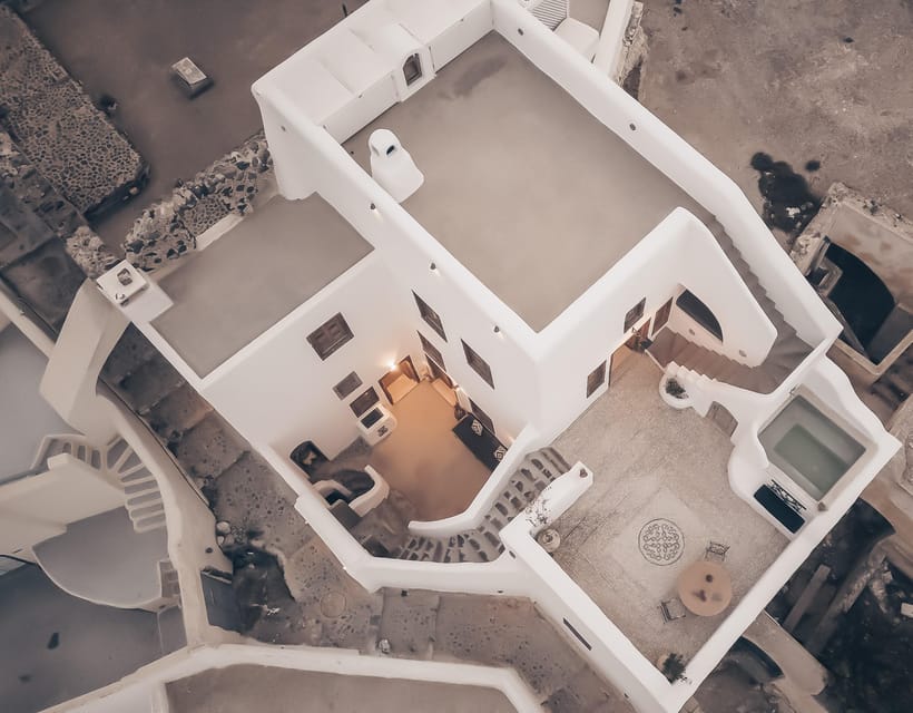 Santorini: Create & Exhibit Your Art at Santa Croce Villa - Artistic Opportunities and Exhibitions