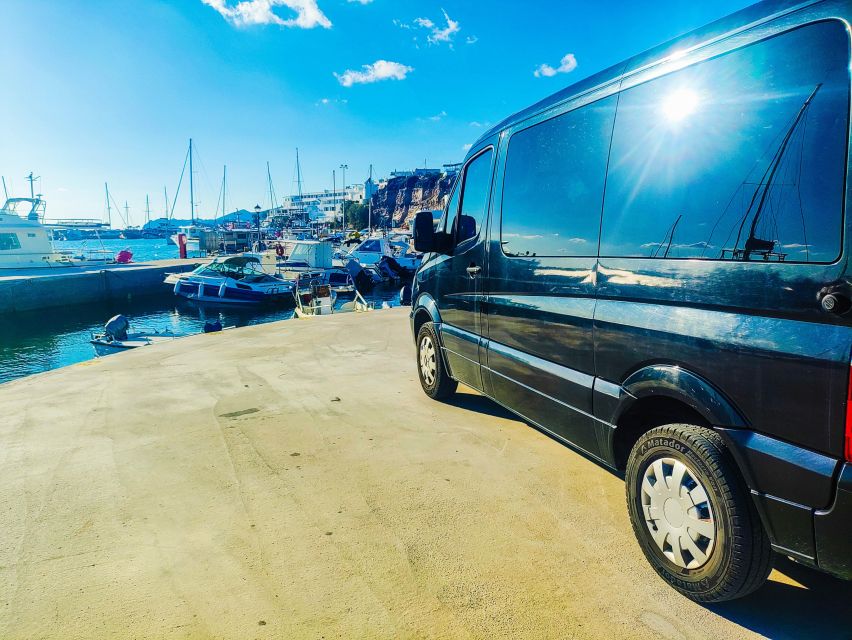 Santorini : Luxury Transportation From/To Oia - Service Overview