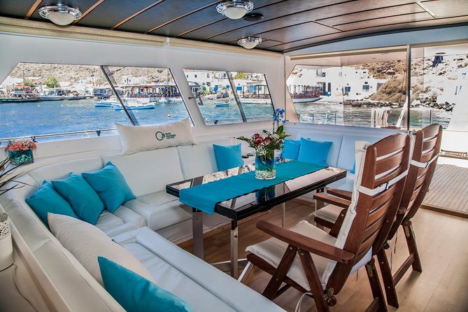 Santorini: Motor Yacht Private Cruise With 5-Course Meal