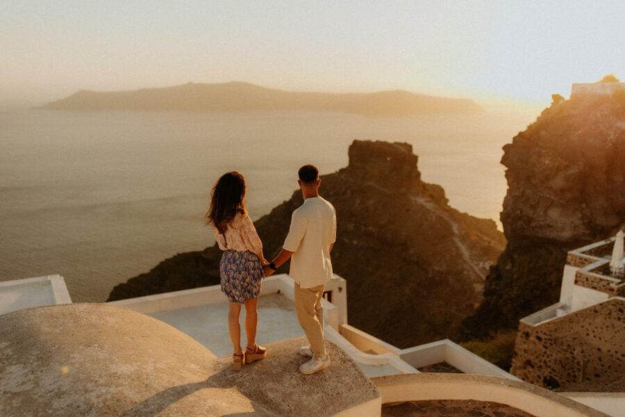 Santorini Photo Shoot and Tour at Unique Spots With a Local