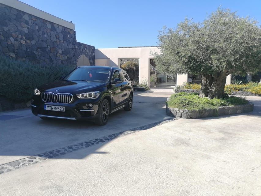 Santorini: Private Transfer From the Airport